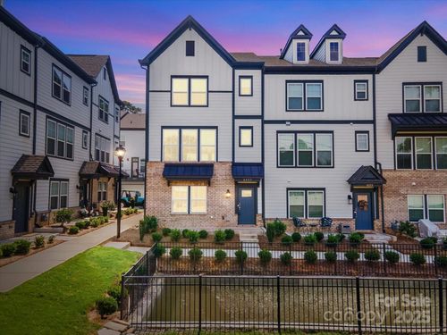 6027 Towering Oaks Dr, Charlotte, NC, 28205-7071 | Card Image