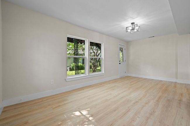 310 N Walnut St, House other with 3 bedrooms, 2 bathrooms and null parking in Cleburne TX | Image 13