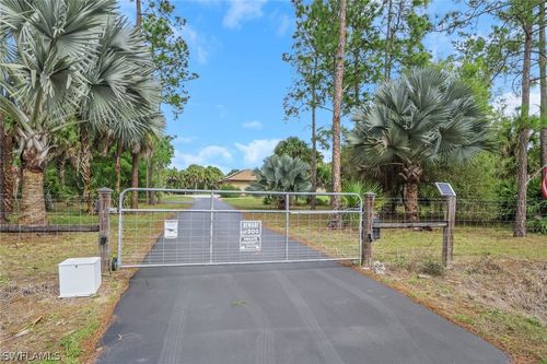 2671 4th Avenue Ne, Naples, FL, 34120 | Card Image
