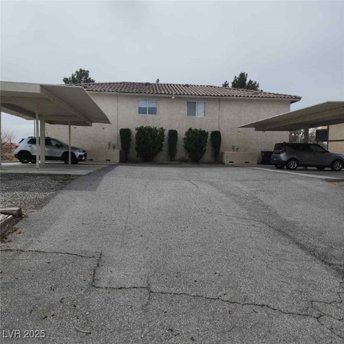 561 Bourbon St, Pahrump, NV, 89048-6188 | Card Image