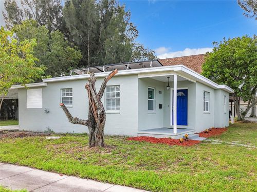 8231 Riverside Dr Ne, ST PETERSBURG, FL, 33702-3865 | Card Image