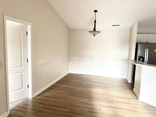 8061 Cranes Crossing Dr, Condo with 2 bedrooms, 2 bathrooms and null parking in Lewis Center OH | Image 19