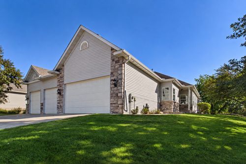 710 Gilfillan Ln, White Bear Tp, MN, 55127-7177 | Card Image
