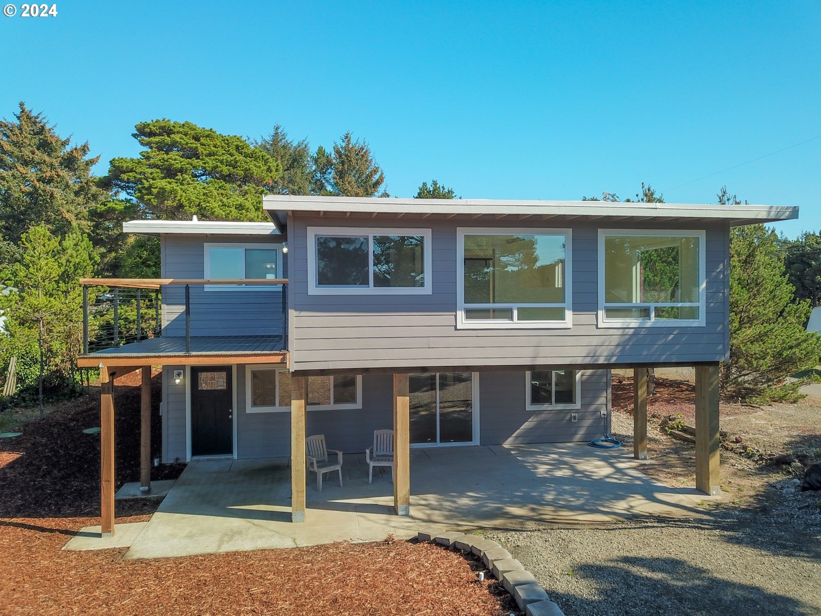 Meares St, Florence, OR 97439
