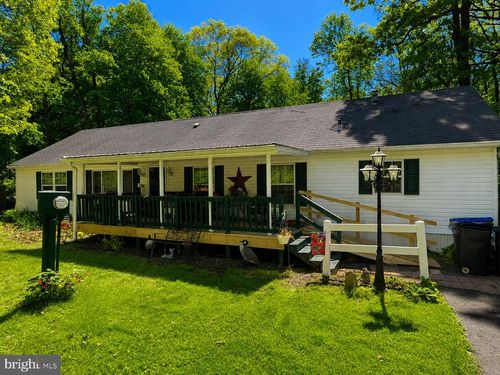 203 High Point Ln, COATESVILLE, PA, 19320-1168 | Card Image