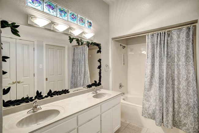 Primary bath | Image 13