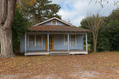 225 N Church St, Brookhaven, MS, 39601-2703 | Card Image