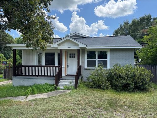304 Pelham St, Chickasaw, AL, 36611-2410 | Card Image