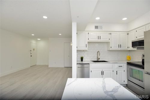 apt-f-1680 Herault Pl, Saint Louis, MO, 63125-2629 | Card Image