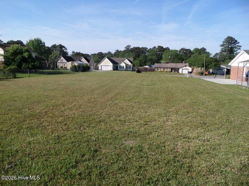 6-302 W Willowood Ln, Jacksonville, NC, 28546-7927 | Card Image