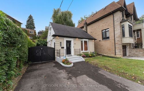 50 S Kingsway, Toronto, ON, M6S3T3 | Card Image