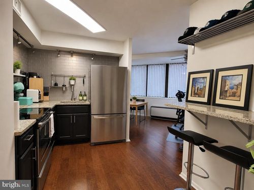 6b-1420 Locust St, PHILADELPHIA, PA, 19102-4205 | Card Image