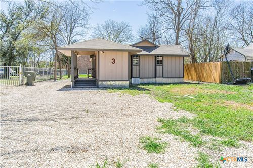 3 E Avenue N, Temple, TX, 76504-5704 | Card Image