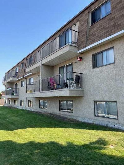 1 - 4747 50 St, Condo with 0 bedrooms, 0 bathrooms and 31 parking in Sylvan Lake AB | Image 1