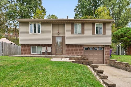 210 Great Smokey Dr, Pittsburgh, PA, 15239-2326 | Card Image