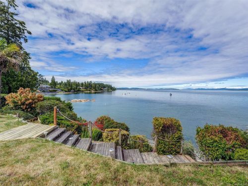 2606 James Island Rd, Saanichton, BC, V8M1V4 | Card Image