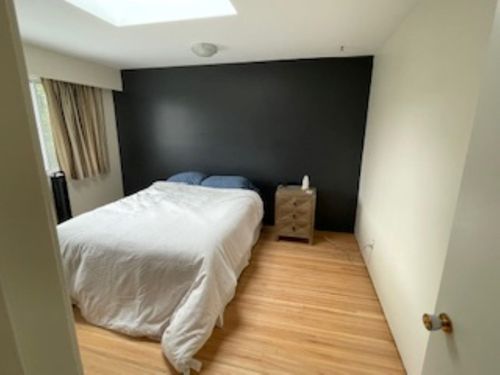 15568 Thrift Ave, White Rock, BC, V4B2L9 | Card Image