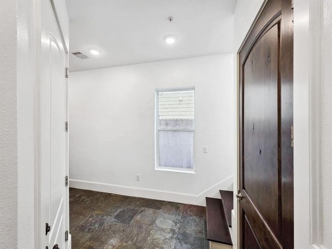 2014 Sabine St, House other with 4 bedrooms, 5 bathrooms and 2 parking in Houston TX | Image 13