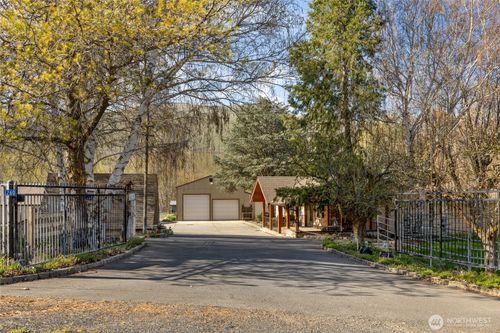 1260 Burbank Creek Rd, Yakima, WA, 98901-8353 | Card Image