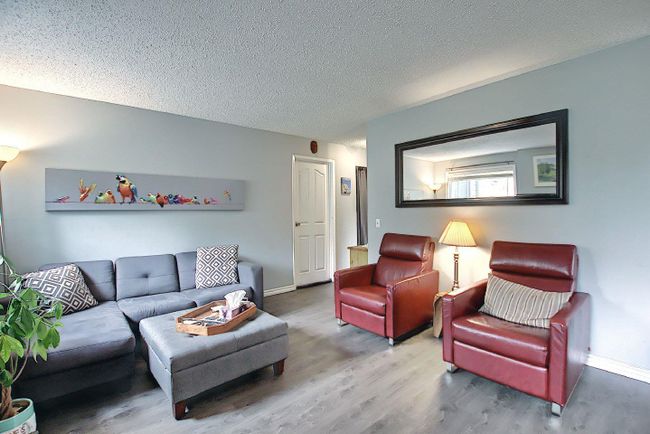3101 - 80 Glamis Drive Sw, Home with 2 bedrooms, 1 bathrooms and 1 parking in Calgary AB | Image 3