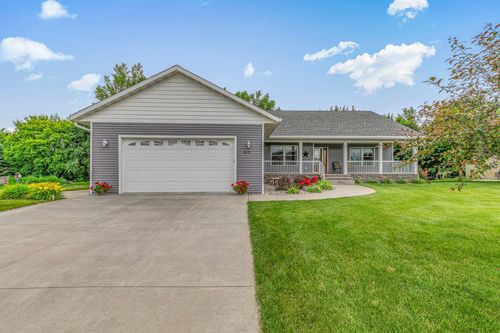 662 Cottonwood Ave, Litchfield, MN, 55355-4626 | Card Image