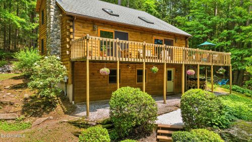 6 Brookside Gln, Huntington, MA, 01050-9635 | Card Image