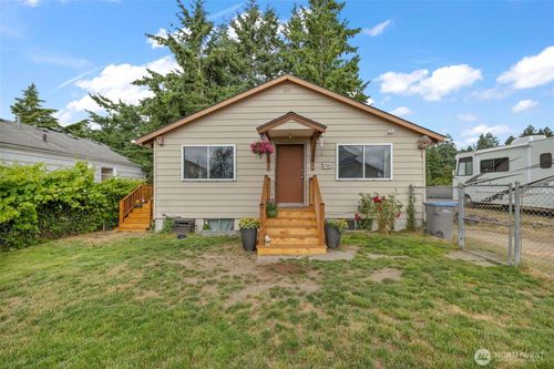 1301 Humphrey Ave W, Bremerton, WA, 98312-4345 | Card Image
