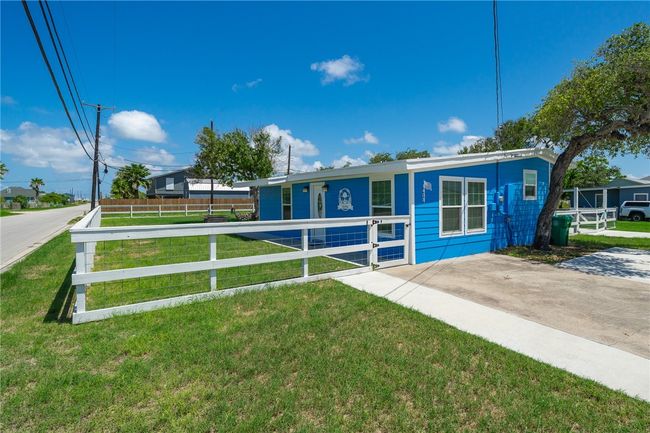 1403 Mccampbell St, House other with 3 bedrooms, 2 bathrooms and 5 parking in Aransas Pass TX | Image 29