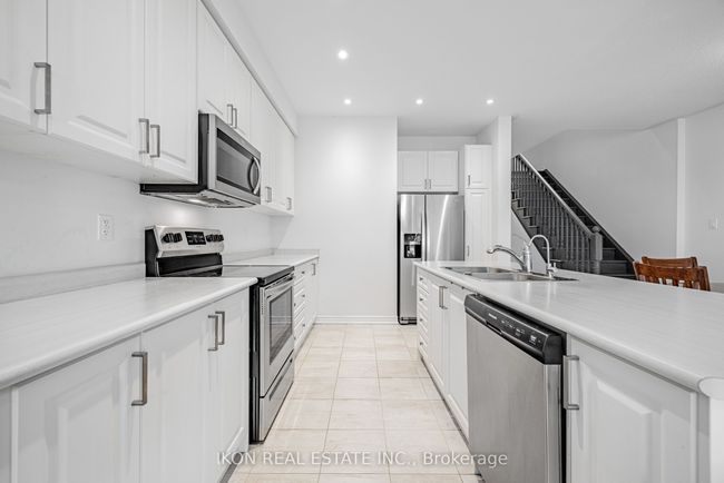 33 Robb Thompson Rd, House attached with 3 bedrooms, 3 bathrooms and 3 parking in Mount Albert ON | Image 17