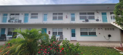 apt-6-5855 18th St N, ST PETERSBURG, FL, 33714-4704 | Card Image