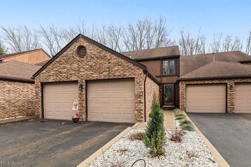 5163 Park Dr, Medina, OH, 44256-9647 | Card Image