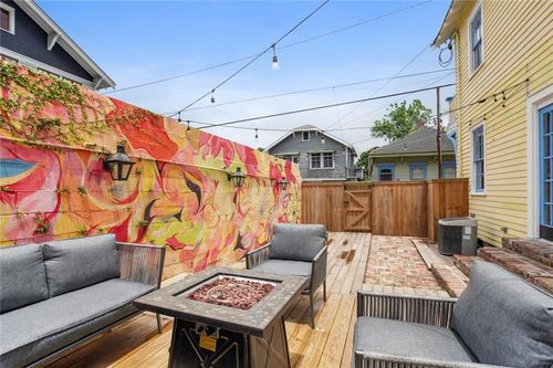 3118 Burgundy St, New Orleans, LA, 70117-6705 | Card Image
