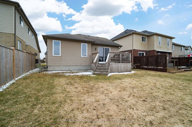 10 Stonefield Gate, House other with 3 bedrooms, 3 bathrooms and 2 parking in Ilderton ON | Image 32