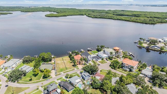 1816 Bayou Grande Blvd Ne, House other with 3 bedrooms, 2 bathrooms and null parking in St Petersburg FL | Image 30
