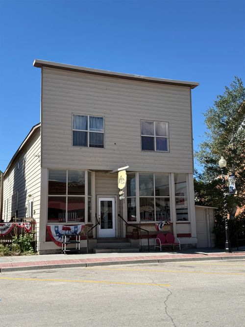 107 E Bridge Ave, Saratoga, WY, 82331-5062 | Card Image