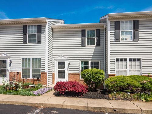 952 Charleston Way Dr, Westerville, OH, 43081-5593 | Card Image