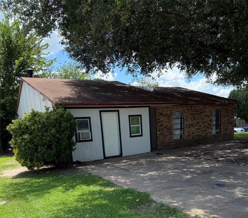 5918 Highcrest Dr, Garland, TX, 75043-6415 | Card Image