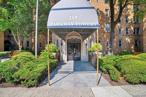 5a-219 Bronx River Rd, Yonkers, NY, 10704-3711 | Card Image