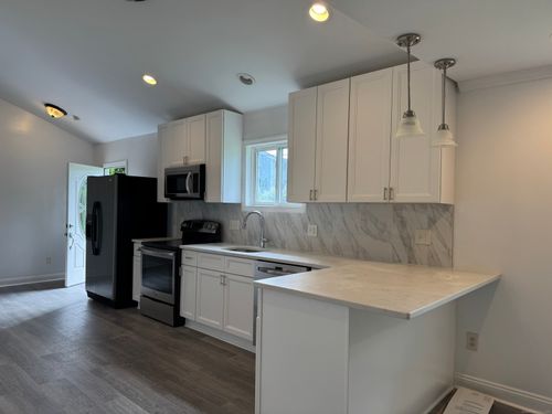 39 Medford St, West Haven, CT, 06516-2525 | Card Image