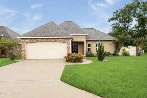 100 Tall Oaks Ln, Youngsville, LA, 70592-5569 | Card Image