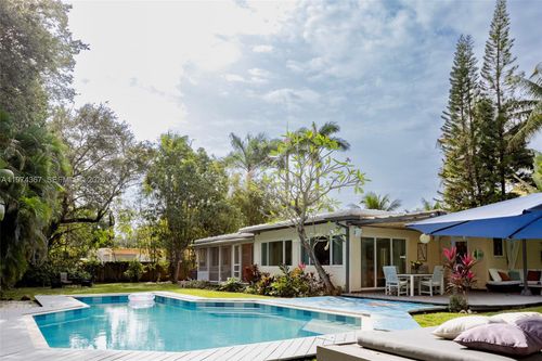 750 Ne 120th St, Biscayne Park, FL, 33161-6361 | Card Image