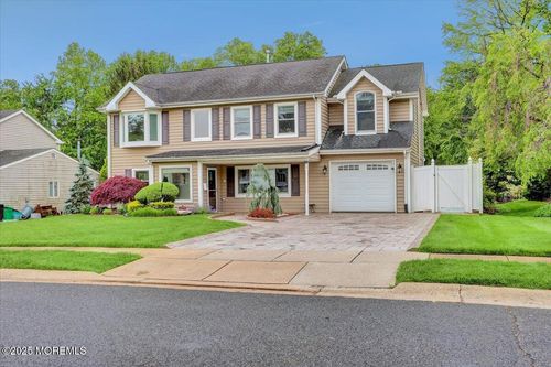 77 Warren Dr, Aberdeen, NJ, 07747-1842 | Card Image