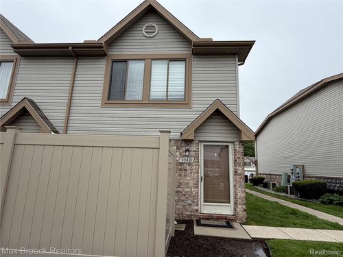 50431 Bay Run S, Chesterfield, MI, 48047-4679 | Card Image