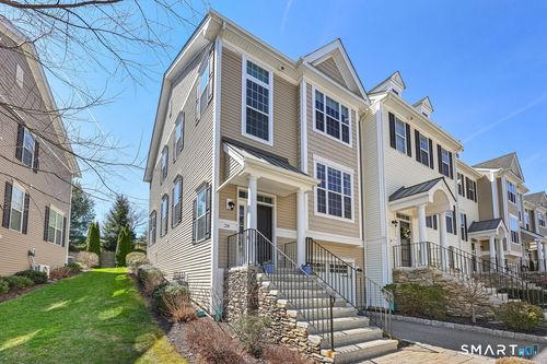 28-28 Moorland Dr, Danbury, CT, 06810-1513 | Card Image