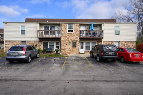 N114W16680 Crown Dr, Germantown, WI, 53022-3293 | Card Image
