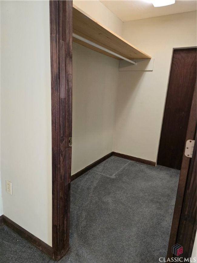 3rd Floor Master Closet | Image 20