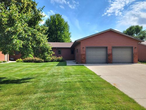 2710 Railroad Cir, ABERDEEN, SD, 57401-5347 | Card Image