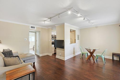 apt-15-3402 Garrott St, Houston, TX, 77006-4445 | Card Image