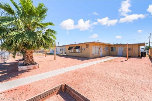 2104 White St, North Las Vegas, NV, 89030-5656 | Card Image