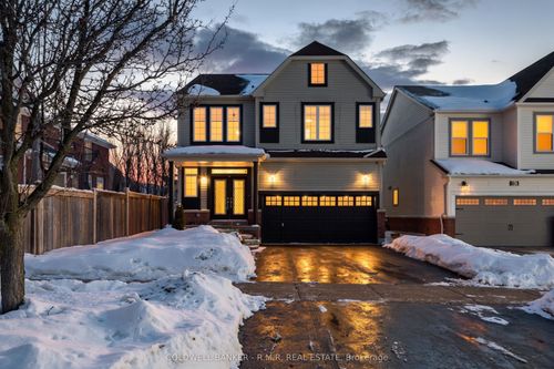 82 Vipond Rd, Whitby, ON, L1M2P2 | Card Image